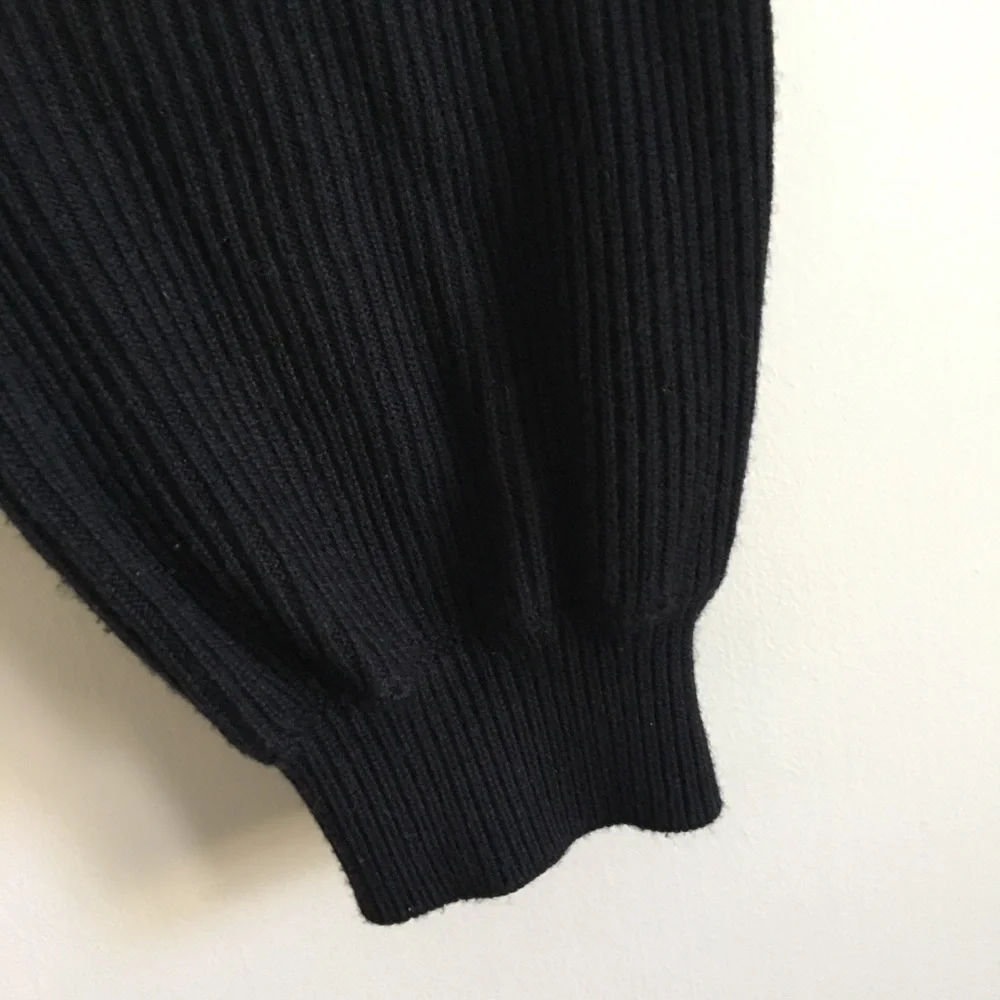 lululemon | black knit crop sweater, so comfy! - Picture 4 of 12